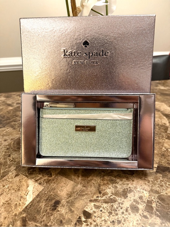 kate spade Handbags - Kate Spade New York Kenzie Boxed Glitter Large Slim Cardholder